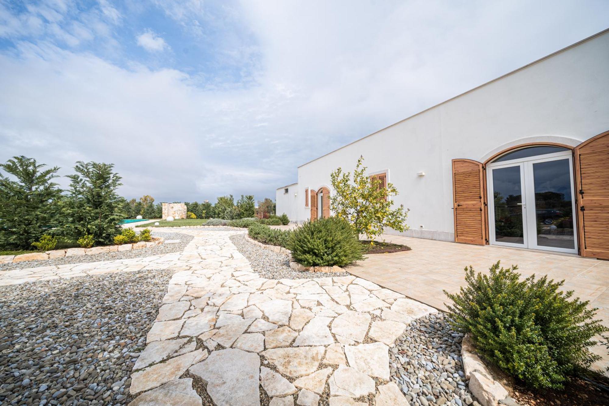 Вілла Private Pool & Parking Donna Lina Конверсано Екстер'єр фото